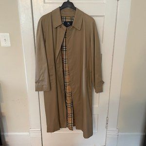 Burberry Men's Trench Coat - 42L